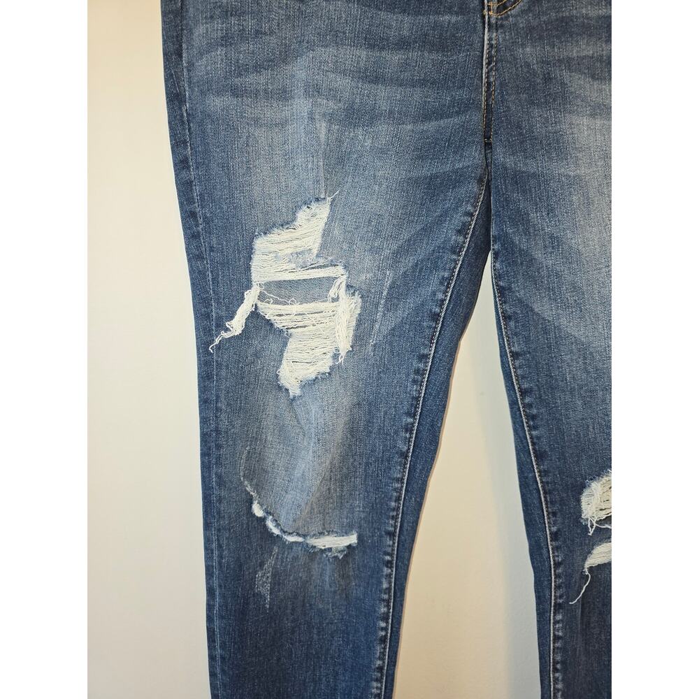 Zenana Distressed Jeans size 32/12 Very stretchy - Picture 2 of 6